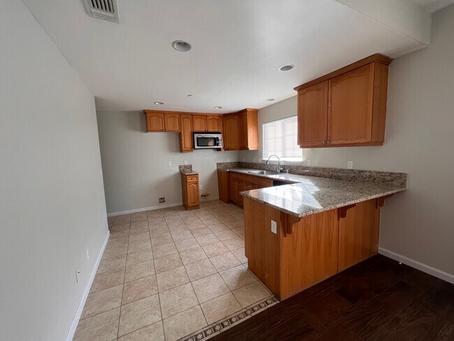 Building Photo - 415 Hetherington Cir