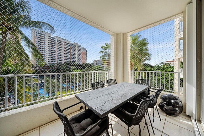 Building Photo - 717 Crandon Blvd