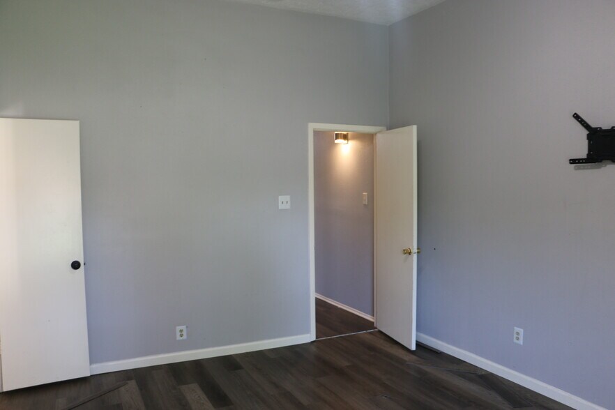 Building Photo - 446 Richvale Ln