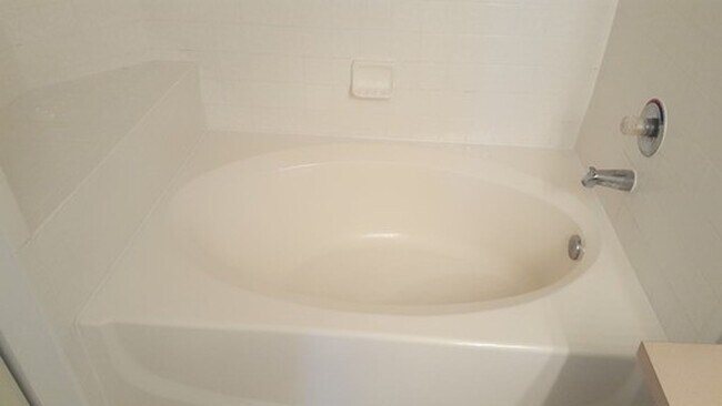 Building Photo - Luxury property. One bedroom condo