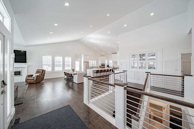 Building Photo - 949 Greenwillow Ln