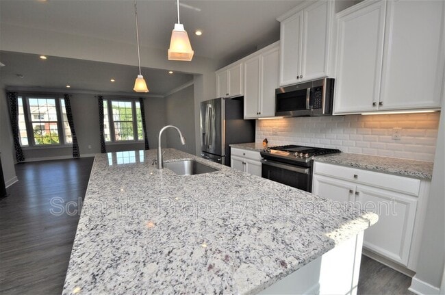 Building Photo - 200 Misty Pike Dr