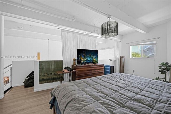 Building Photo - 7728 Collins Ave