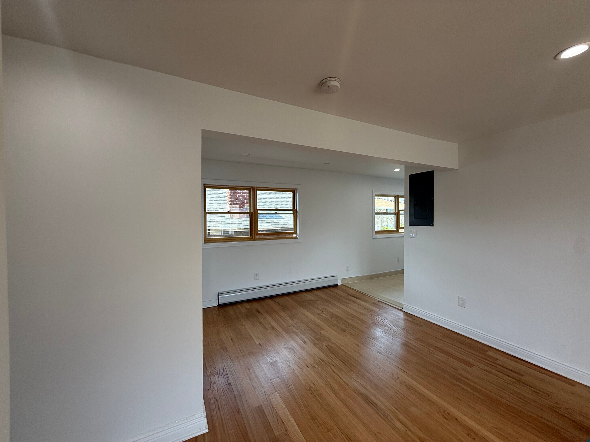 Building Photo - 307 9th St