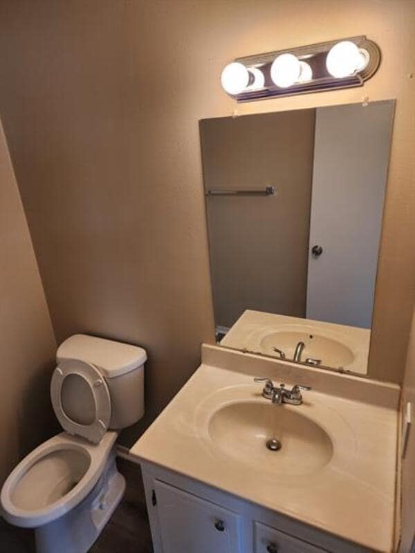 Building Photo - 42421 Deluxe Lake Dr