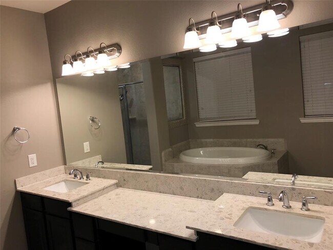 Building Photo - 5827 Chaste Ct