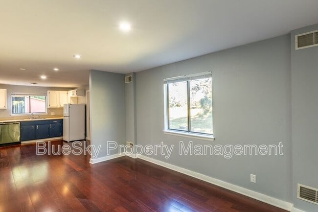 Building Photo - 1100 Wolf Trap Rd