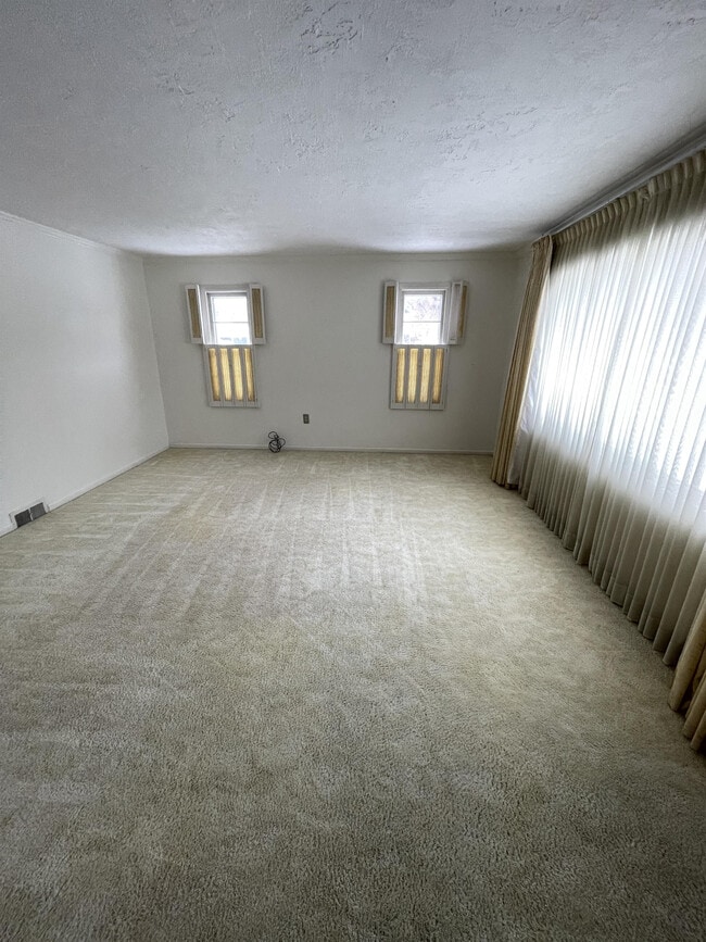 Building Photo - 2025 2nd Ave N