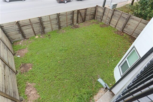 Building Photo - 9504 Menchaca Rd