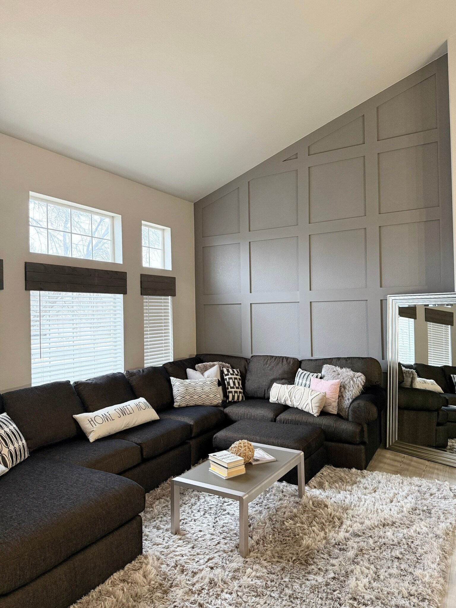 Building Photo - 562 E 133rd Ct