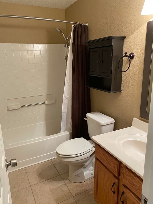 Building Photo - 1952 Mesa Grande Loop NE