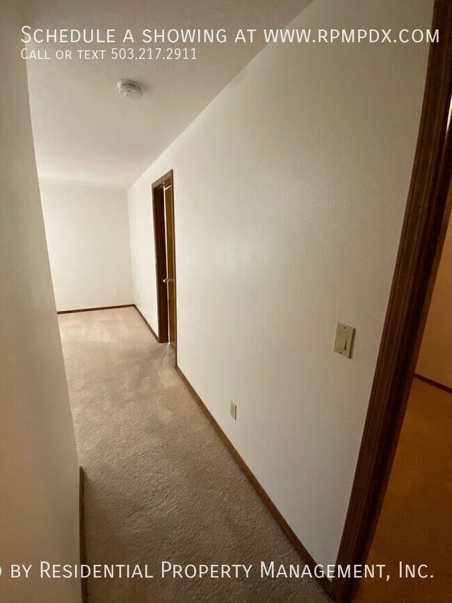 Building Photo - 7950 SW 135th Ave