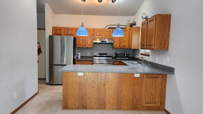 Building Photo - 5153 Oak Valley Dr