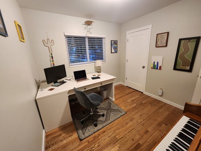 Building Photo - Updated 3 Bedroom (4th non-conforming), 23...