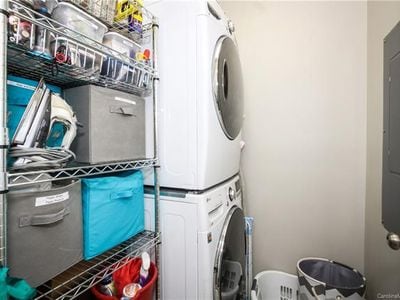 Building Photo - 2000 Euclid Ave