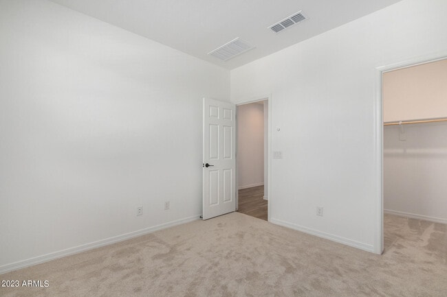 Building Photo - 17318 W Surrey Dr