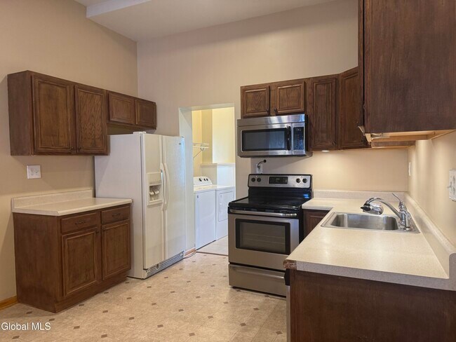 Building Photo - 610 23rd St