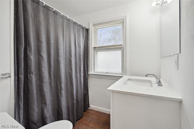 Building Photo - 9504 S Highland Ave