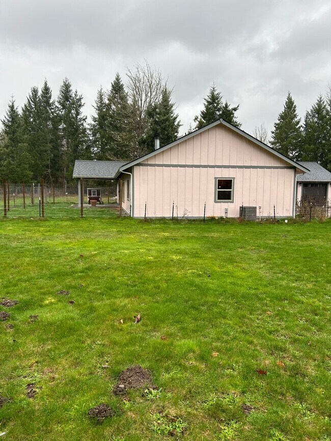 Building Photo - 4 Bedroom Home in Mountain Vista Community!