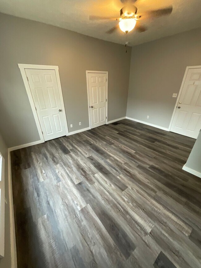 Building Photo - *August 2028* 5 Bedroom house 1 block off Kirkwood FULLY RENOVATED