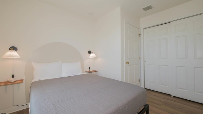Building Photo - 128 N Rhode Island Ave