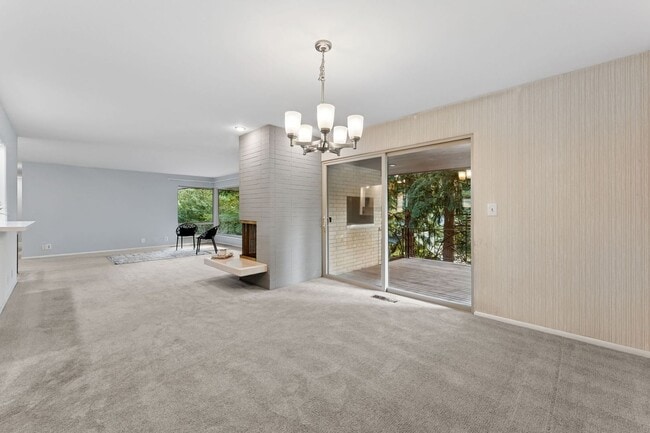Building Photo - Mid-Century Gregory Heights 4 bedroom 2.25...