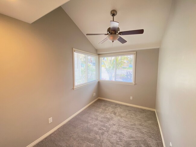 Building Photo - Unique 4 Bedroom 2 bath Guest Home in Ocea...
