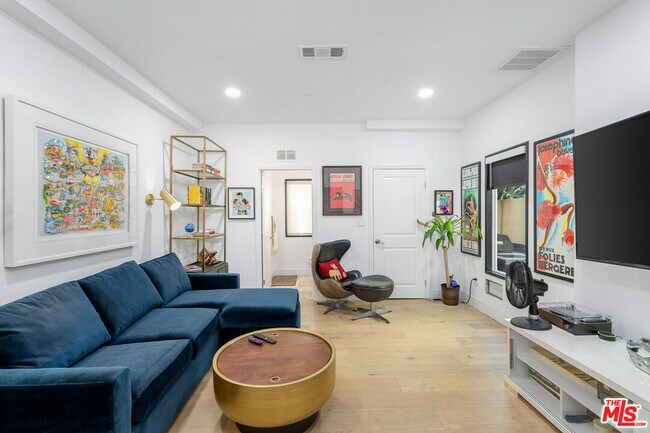 Building Photo - 5732 S Celedon Creek