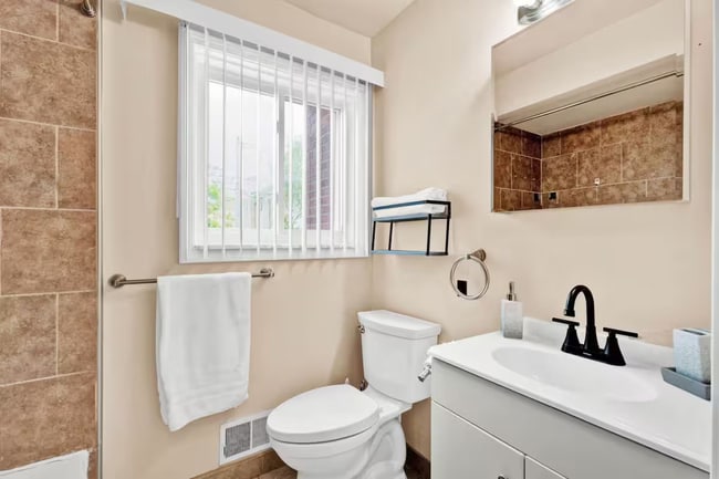 Building Photo - Clinton Township Apartments