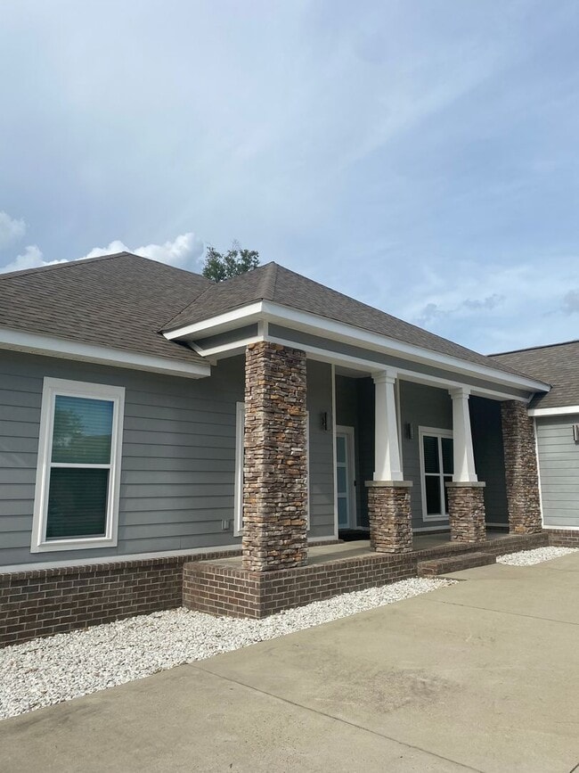 Building Photo - Beautiful 4 BR 2 bath in Prospect Ridge area