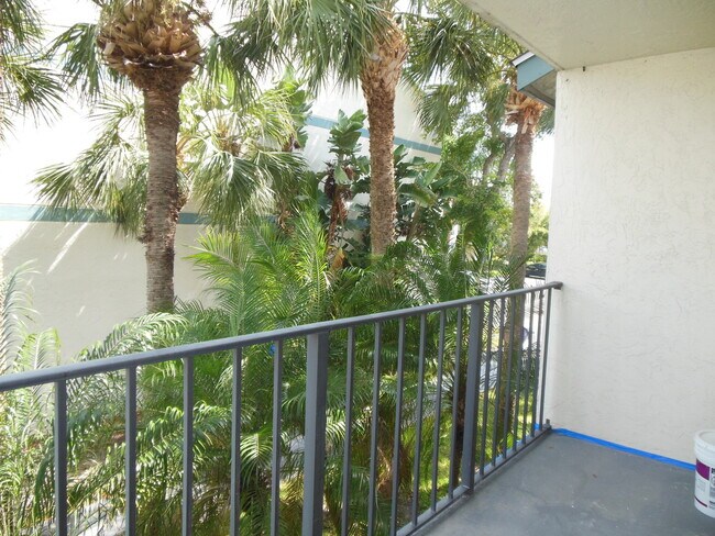 Building Photo - ONE BEDROOM ONE BATHROOM! WATERFRONT COMMUNITY!