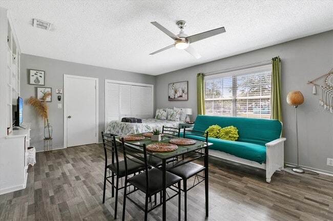 Building Photo - 3801 1st Ave S