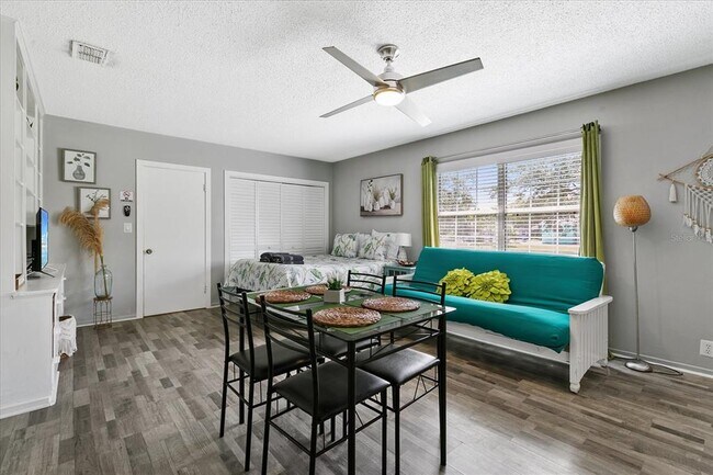 Building Photo - 3801 1st Ave S