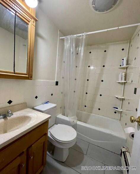 Building Photo - 129 Brook St