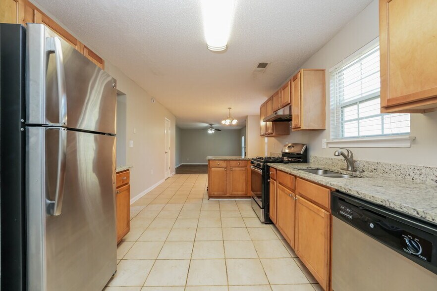 Building Photo - 4477 S River Cove