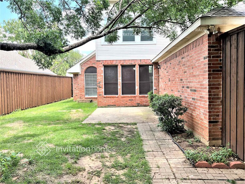Building Photo - 1204 Taylor Ln