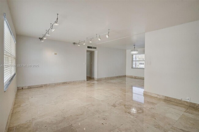 Building Photo - 121 Golden Isles Dr