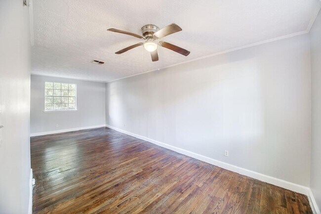 Building Photo - 517 N Florida St