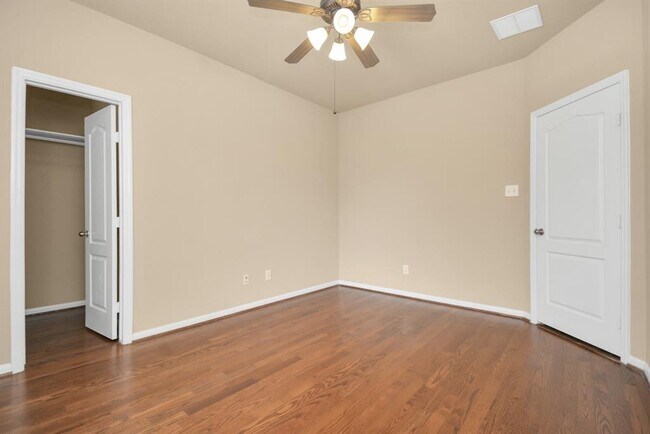 Building Photo - 6727 Oakman Ln