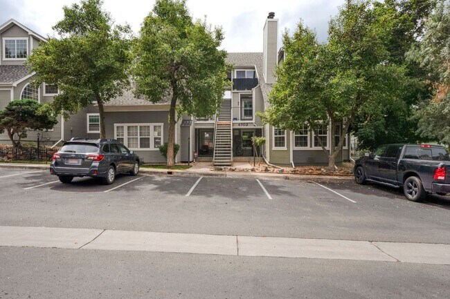 Building Photo - Charming 2 bed 1 bath Condo in Centennial!