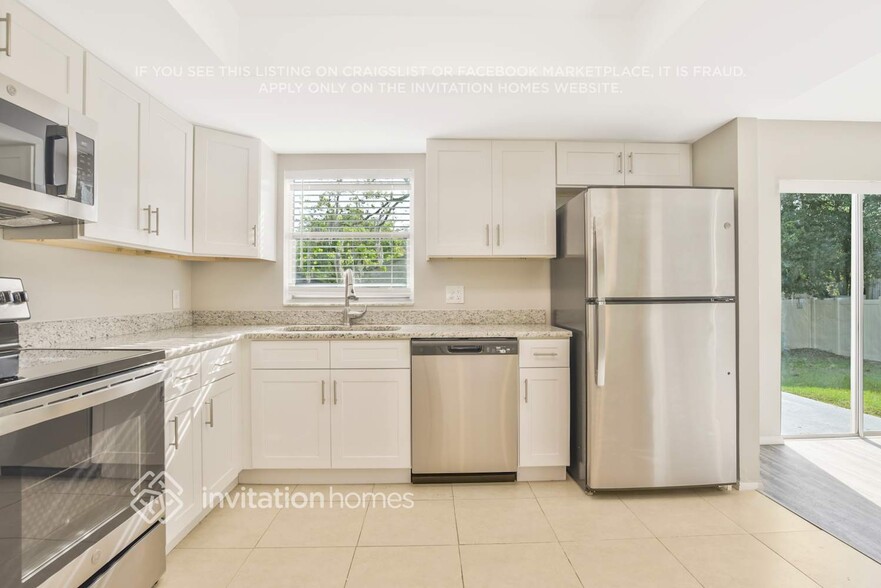 Building Photo - 4051 Woodsong Dr