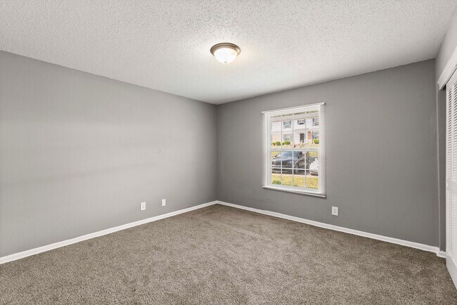 Building Photo - 2 Bedroom Availability