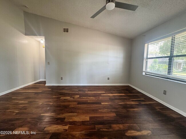 Building Photo - 8343 Westover Ct