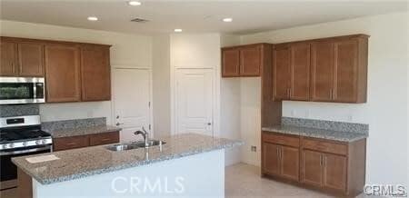 Building Photo - 2812 E Clementine Dr