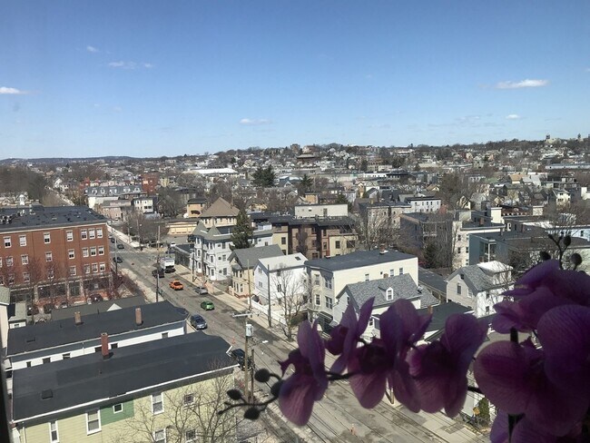 Building Photo - 94 Beacon St