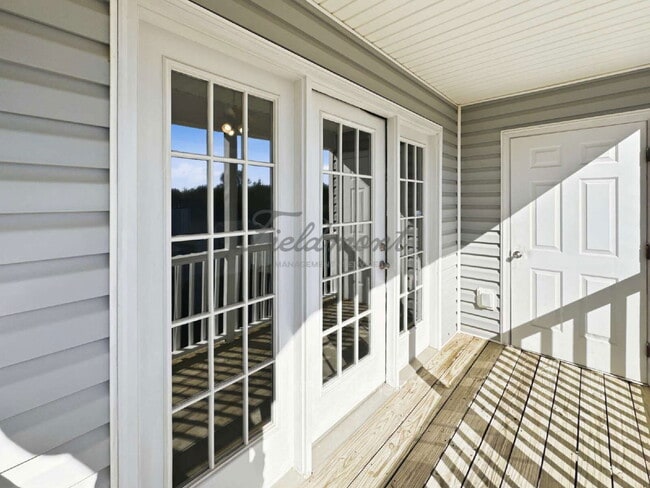 Building Photo - 107 Pelham Square Way