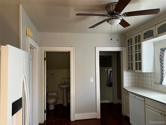 Building Photo - 1072 Ridgedale Ave