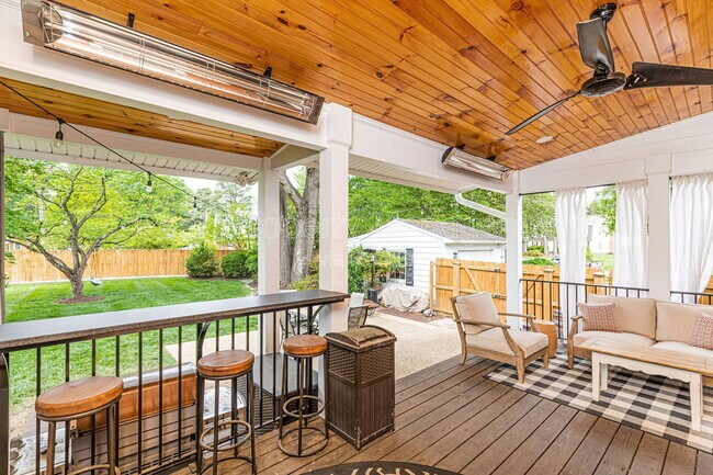 Building Photo - 9133 Robin Ridge Dr