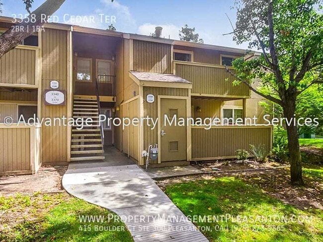Primary Photo - Welcoming 2 bed, 1 bath 750 sq ft condo lo...