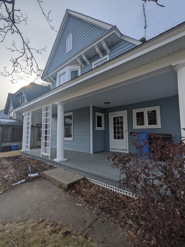 Building Photo - 171 Lincoln St